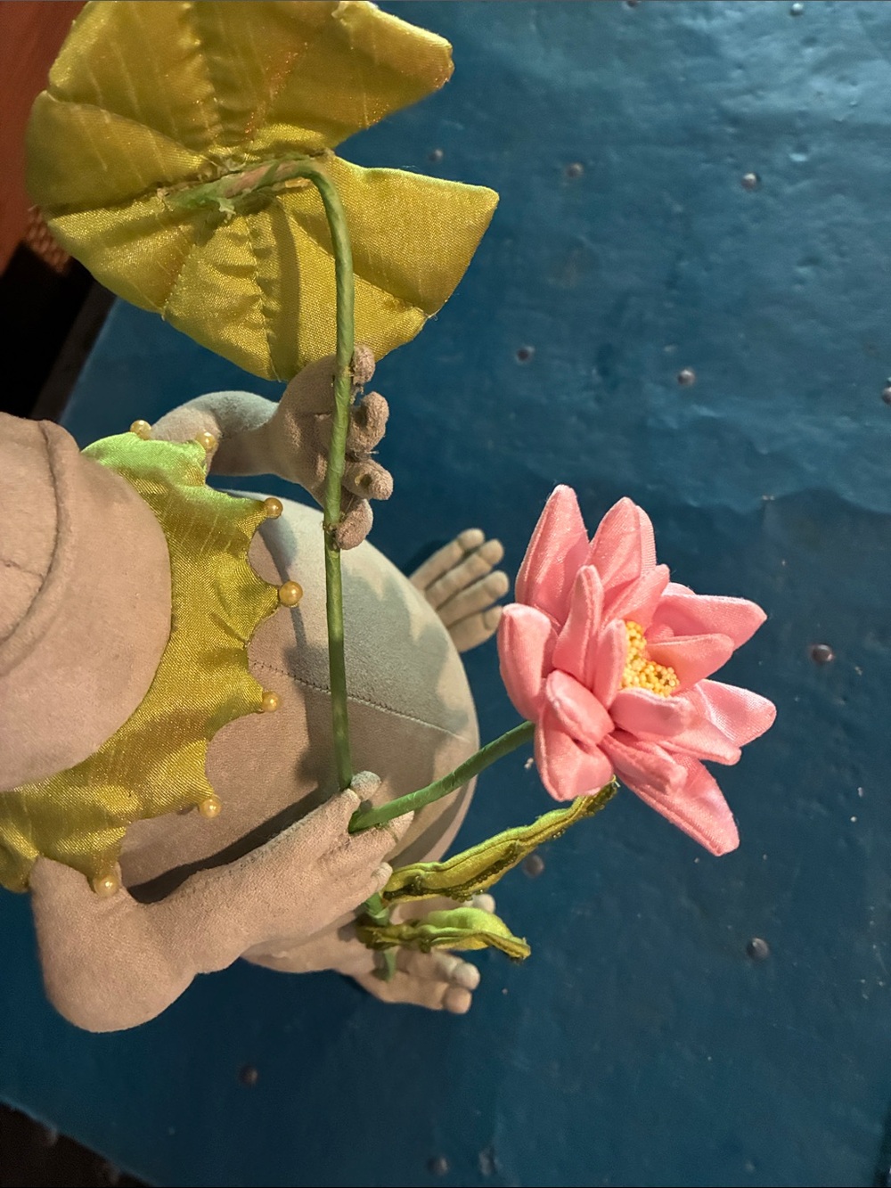 Frog Prince Reptile Stuffed Decor in Green with Pink Lily - Picture 8 of 14